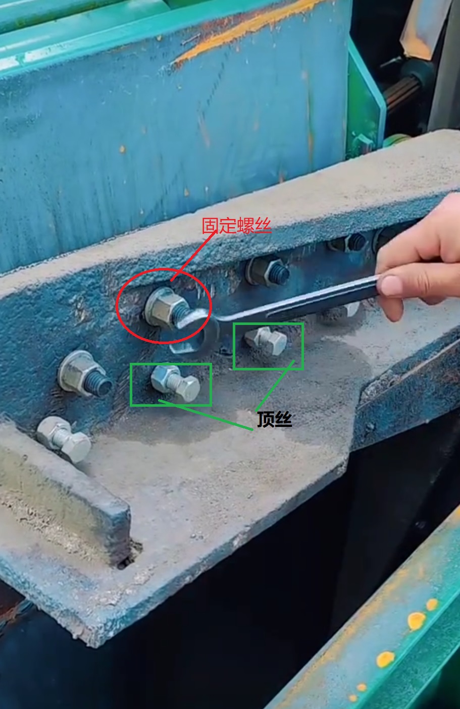 鍘草機(jī)鍘草不勻，該怎么調(diào)刀？